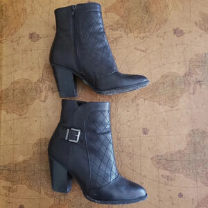 *LEATHER Booties,  Size 8, Black